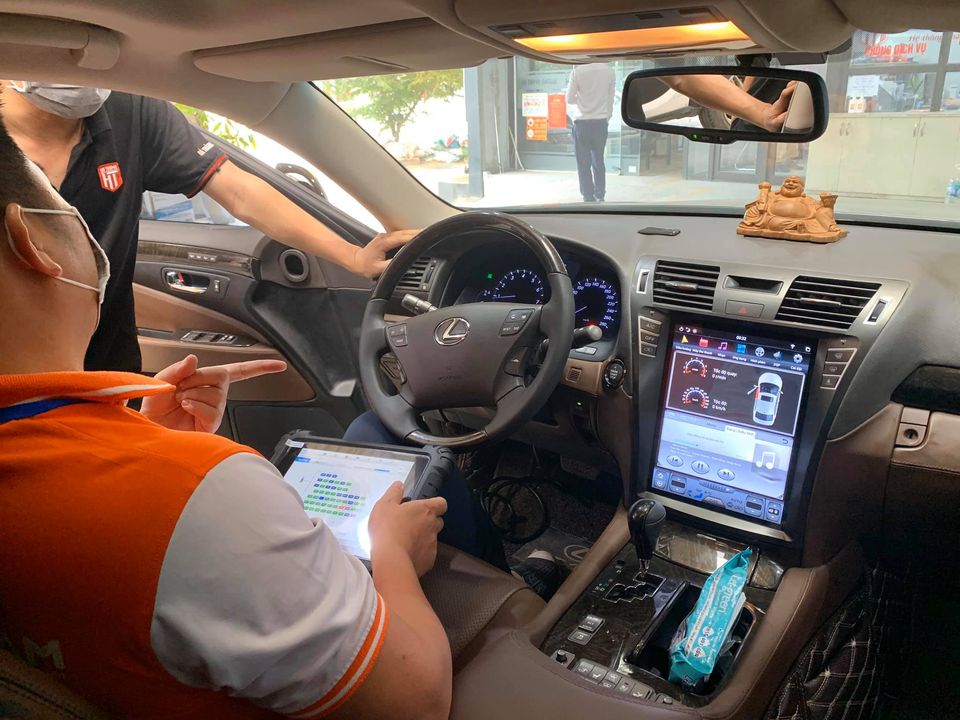 DEMO MÁY TẠI HÀ THÀNH GARAGE 3