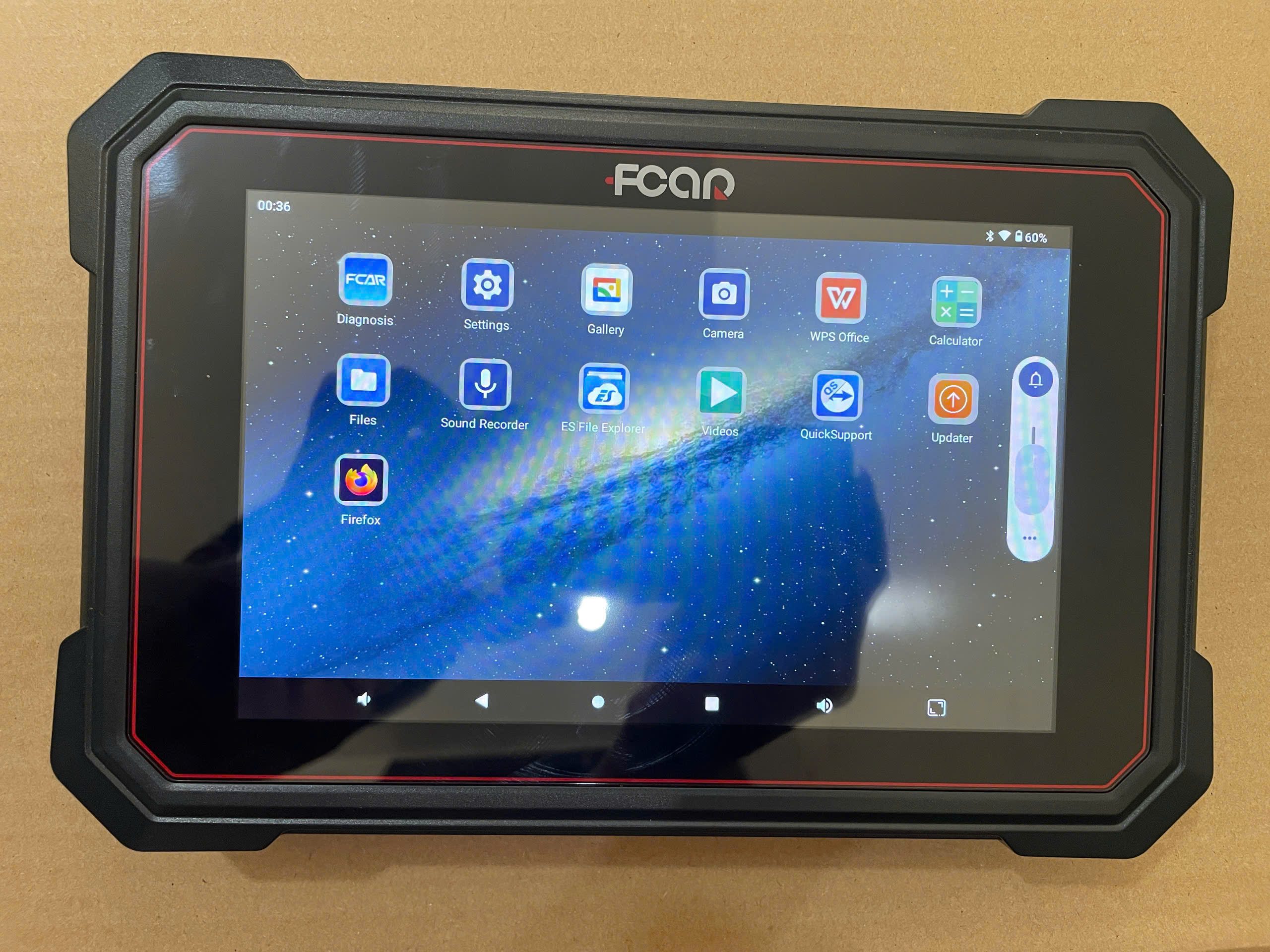 z6875283404864_b66acfdd3ec82d44a9412e57ae7e8822 FCAR E91 – Thiết bị chẩn đoán đa năng cho xe tải và máy công trình 6