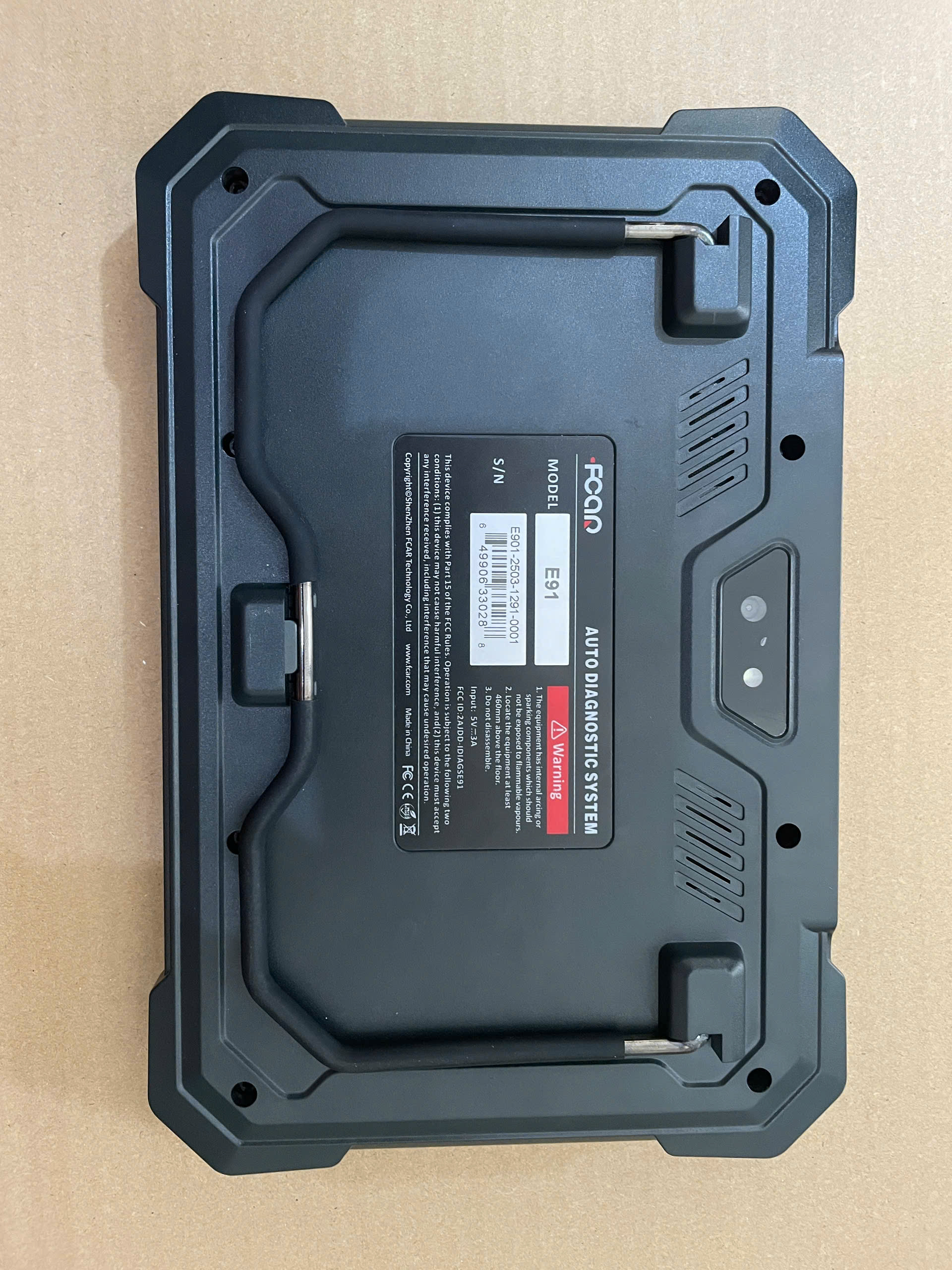 z6875283410253_c899d6a8c51ce9edfb82e30b8c3da936 FCAR E91 – Thiết bị chẩn đoán đa năng cho xe tải và máy công trình 7